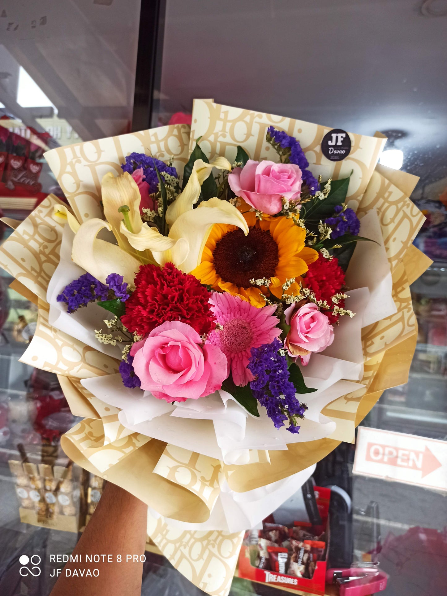 🌸 Sweet Mixed Bouquets